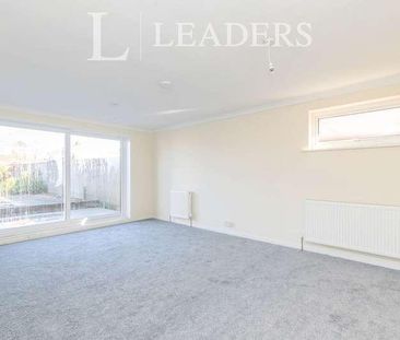 Mountbatten Drive, BN23 - Photo 5