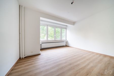 Appartement met twee slaapkamers in Liège - Photo 3