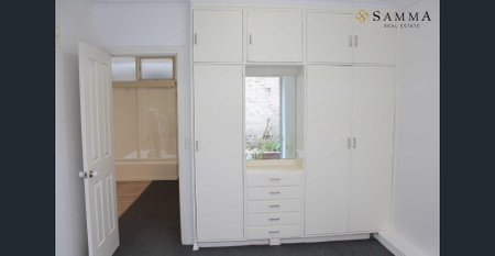 Walk to the Waves: Stylish 1-Bedroom Unit in a Fabulous Beachside Block! - Photo 2