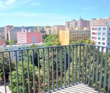 Krásný světlý byt 3kk - 84m and sup2; se dvěma balkony, komorou a g... - Фото 4