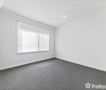 4 Harlequin Avenue, Deanside VIC 3336 - Photo 3