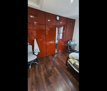 Room in a Shared Flat, Castelnau, SW13 - Photo 3