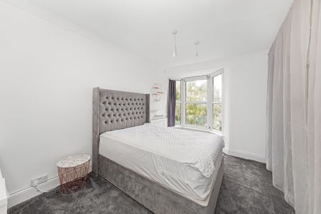 Kinveachy Gardens, Charlton, SE7, London - Photo 4