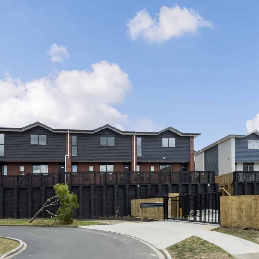 Modern Studio Rooms for Rent - Photo 1