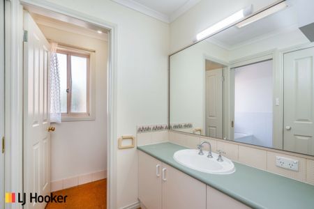 Four bedroom family home - Photo 3