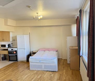 Studio to rent - Photo 5