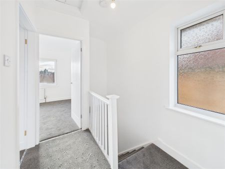 2 bedroom Semi-detached house to rent - Photo 3