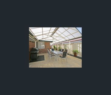 Quiet Home With Park View - Photo 5