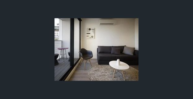 Furnished 1 bedroom apartment near Melbourne Uni - Photo 1