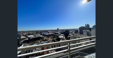 Just Refurbished I Penthouse I Panorama View I Furnished - Photo 3