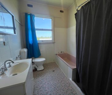 2 Bedroom Home on a Large Block - Photo 5