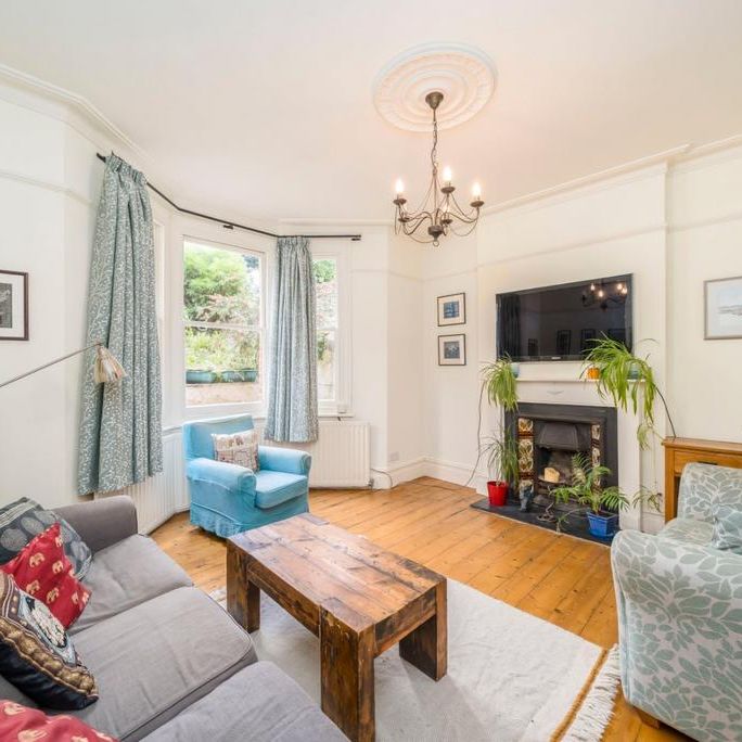 5 bedroom end of terrace house to rent - Photo 1