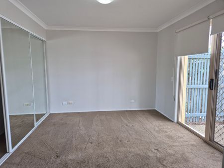Family Friendly Home in Quiet Location in Robina - Photo 3