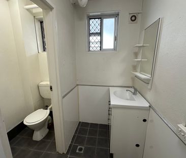 Well-Presented 2 Bedroom Unit - Photo 6