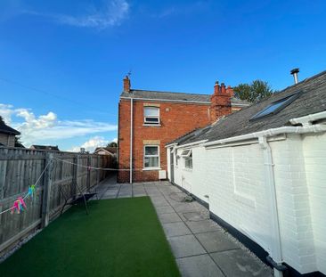 3 bedroom Semi-Detached House to let - Photo 6
