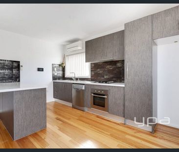 UPMARKET TOWN "HOME" IN PRESTIGE LOCALE, TOTALLY MAINTENANCE FREE! - Photo 6