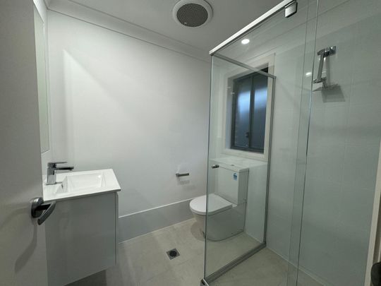 Modern, Neat and Tidy - Photo 1