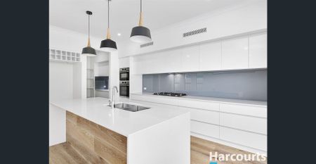 Executive Residence within City Proximity! - Photo 3