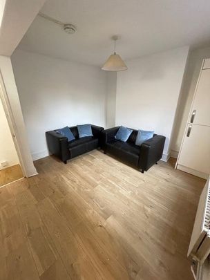 5 Bed Terraced House, Upper Lewes Road, BN2 - Photo 1