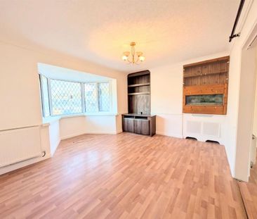 4 bedroom semi-detached house to rent - Photo 2