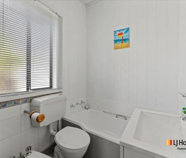 Charming 3-Bedroom Home in Quiet Padstow Location - Photo 6