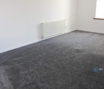 3 bedroom end of terrace house to rent - Photo 5