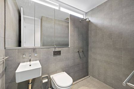 Charming Fully Renovated Family Home - Photo 5