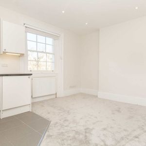 Chiswick High Road, W4 2ND, London - Photo 2