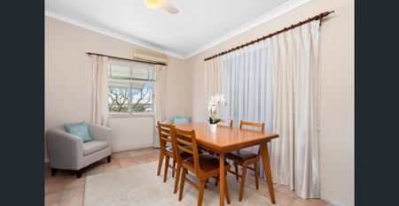 Stunning View and Brilliant Backyard! - Photo 4