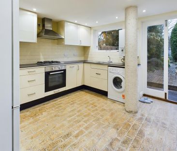 2 bedroom terraced house to rent - Photo 4