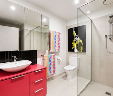 Light-Filled Apartment with Northerly Treetop Views - Photo 4