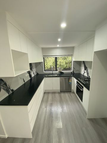 PAPAKURA, 4 BEDROOMS - Photo 5