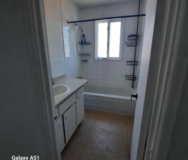 LOGEMENT 4 1/2 EN REPRISE DE BAIL - Photo 3
