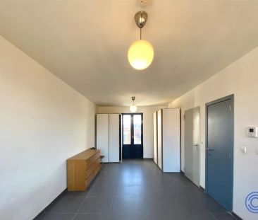 Studio met balkon op ideale locatie vlakbij Marnixplein. - Photo 3