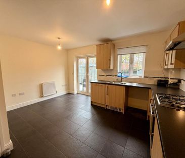 4 bedroom terraced house to rent - Photo 5