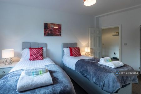 2 bedroom flat to rent - Photo 3