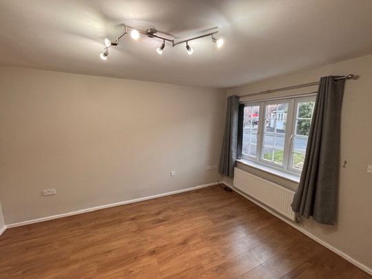 Royal Drive, Preston - Photo 1