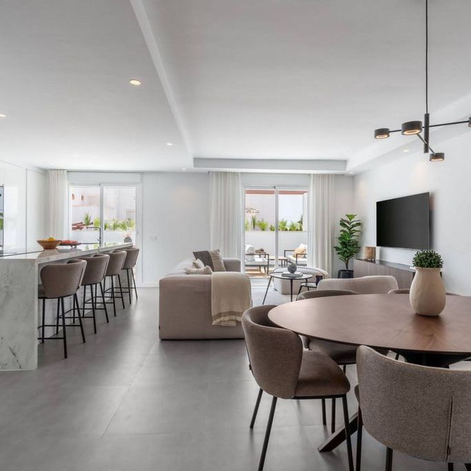 4 bedroom luxury penthouse for rent in Nueva Andalucia, Andalusia - Photo 1