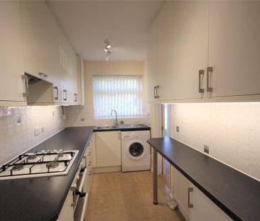 3 bedroom end of terrace house to rent - Photo 6