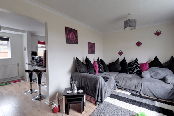 3 bedroom terraced house to rent - Photo 1