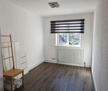 Swanholm Gardens, Calcot, RG31 - Photo 1