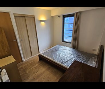 2 Bed Flat, Park West, NG7 - Photo 2