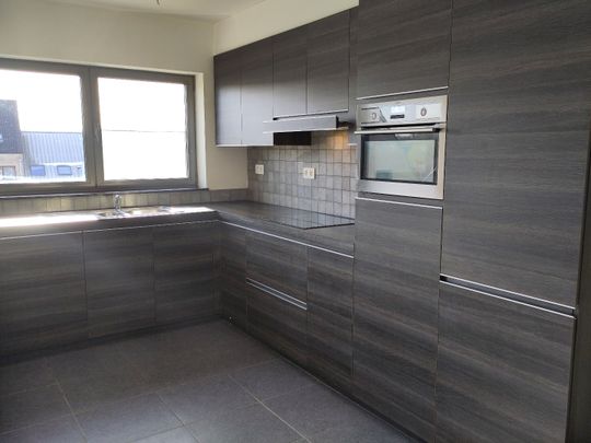 - Sint-Niklaas – appartement 2de verdiep met 1 slaapkamer en garage. - Photo 1