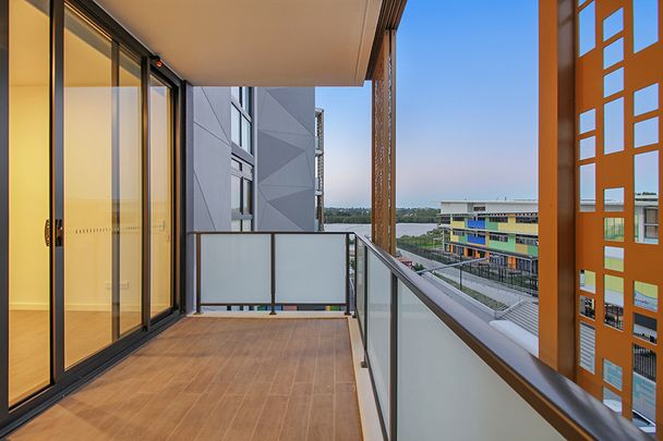Nearly Brand New 2 Bedroom Apartment - To be the first Inspection! - Photo 1