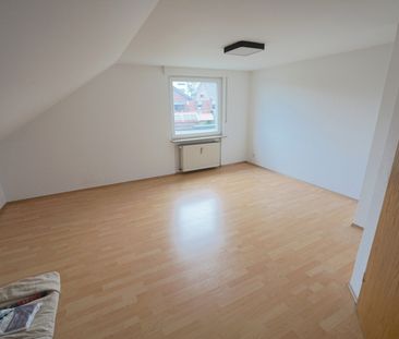 Geräumige Dachgeschosswohnung im Herzen von Bedburg-Hau - Photo 4