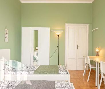 Viale Giovanni da Cermenate, Milan, Lombardy 20141 - Photo 2