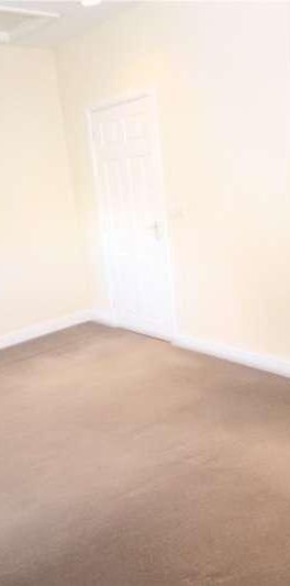 Southgate, Sleaford, Lincolnshire, NG34 - Photo 1
