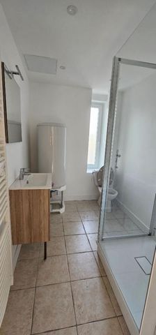 Location Appartement 2 pièces 45m² LILLE 59000 - Photo 5