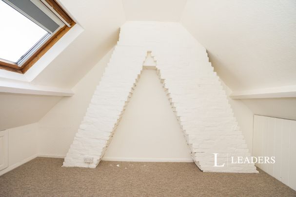 2 bedroom mid-terrace to rent Arun Street - Photo 1