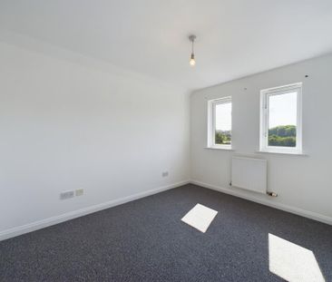 3 bedroom end of terrace house to rent - Photo 4